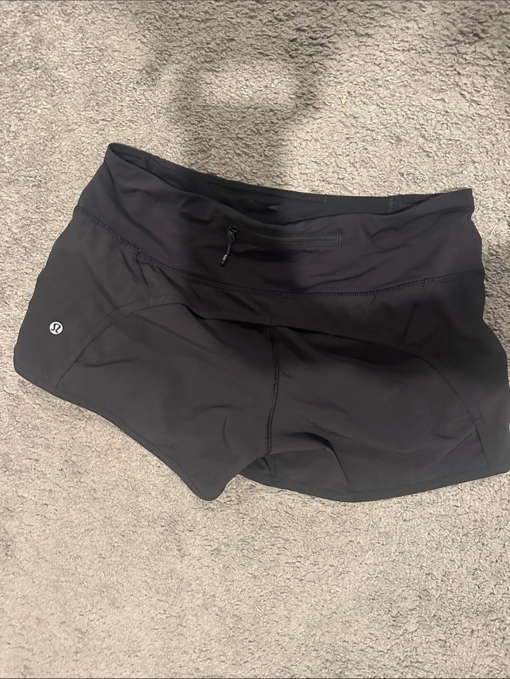 Lululemon Speed up 2.5” short